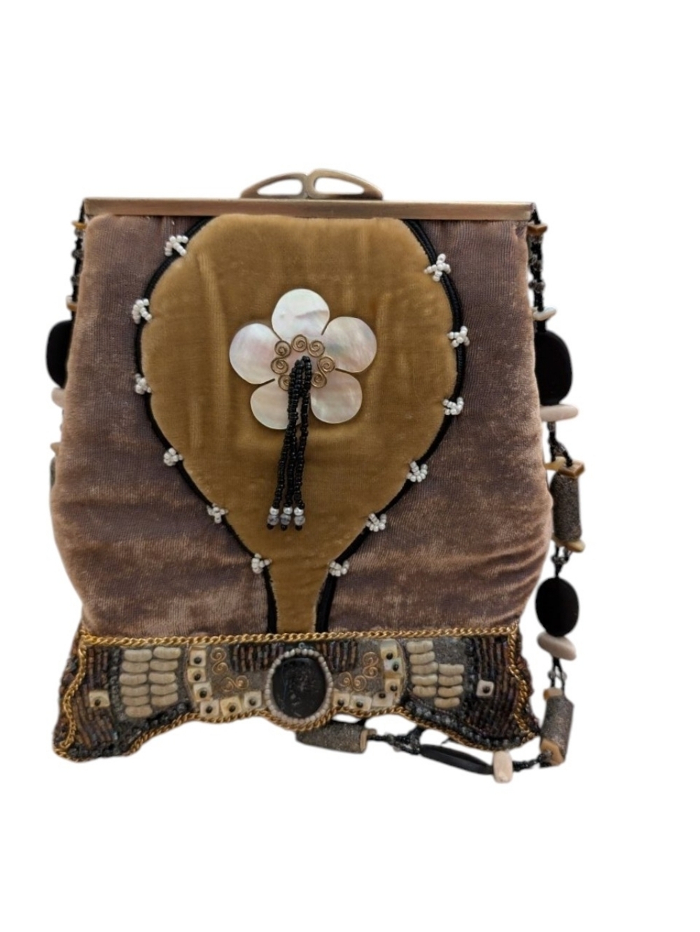 Mary Frances Beaded Heart and Flower Mother of Pearl Evening Bag. 